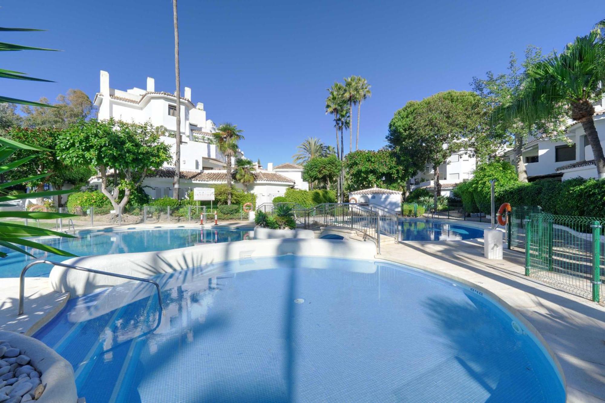 1104 First Line Beach Apartment Golden Beach Pool Marbella Exteriör bild