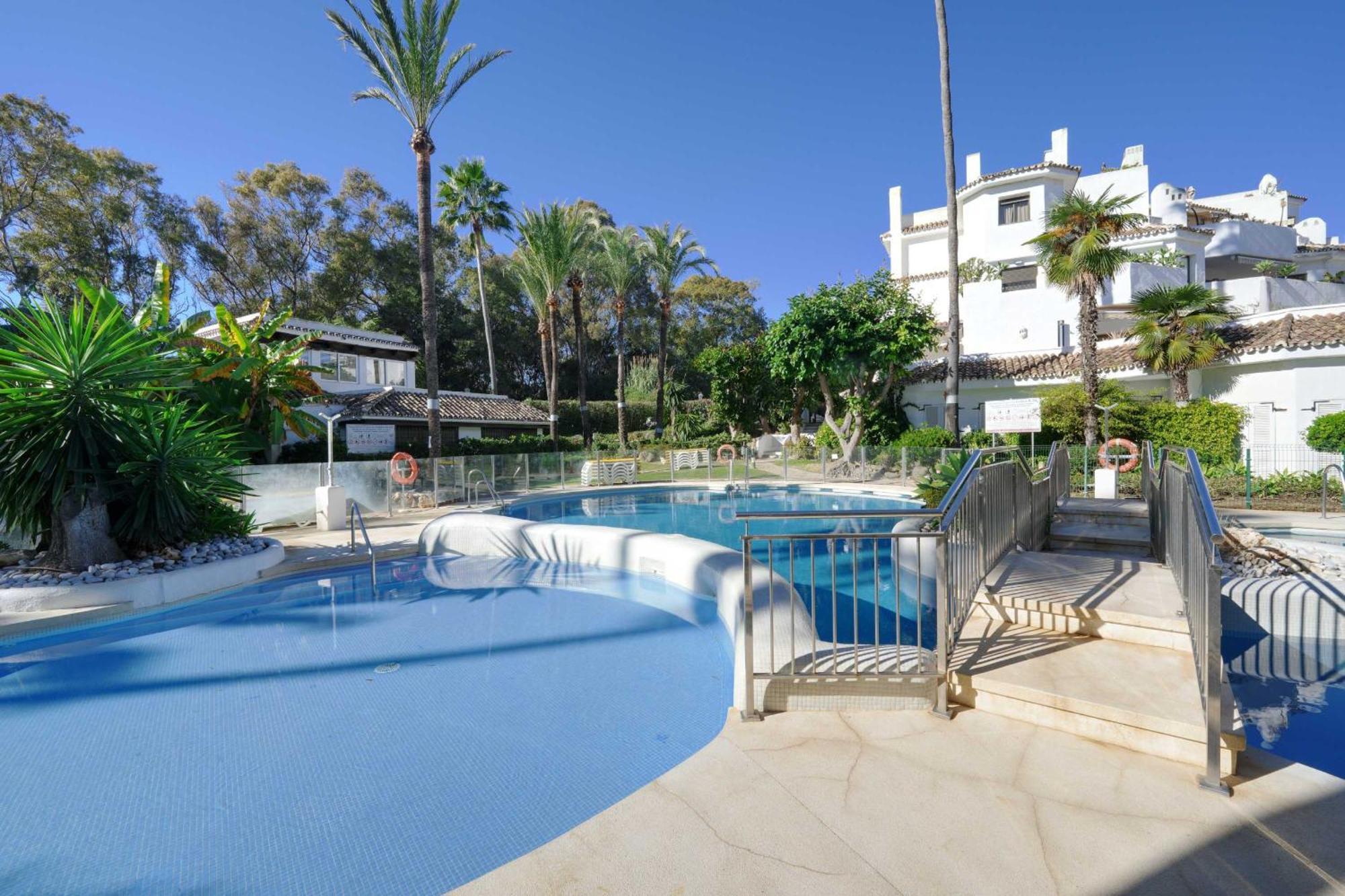 1104 First Line Beach Apartment Golden Beach Pool Marbella Exteriör bild